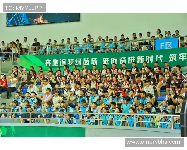 足球小将超龄现象引发热议青少年足球发展亟需新思路与政策支持